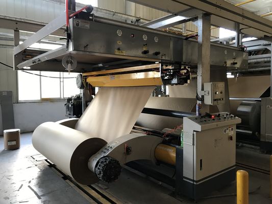 150m / La cadena de producción mínima de la cartulina acanalada los 2200MM 5 maneja la planta automática del corrugación